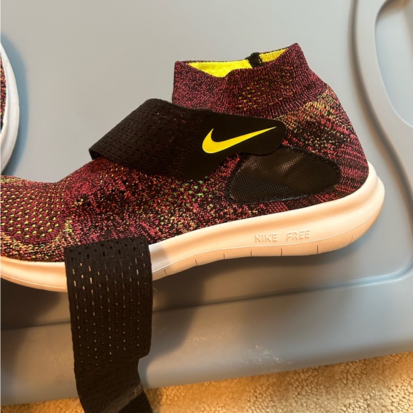 Nike Running Shoes - Picture 5 of 5